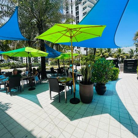 Beautiful Penthouse Condo With Stunning Views Of Both Ocean And City ฮอลลีวูด ภายนอก รูปภาพ