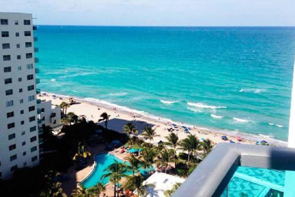 Beautiful Penthouse Condo With Stunning Views Of Both Ocean And City ฮอลลีวูด ภายนอก รูปภาพ