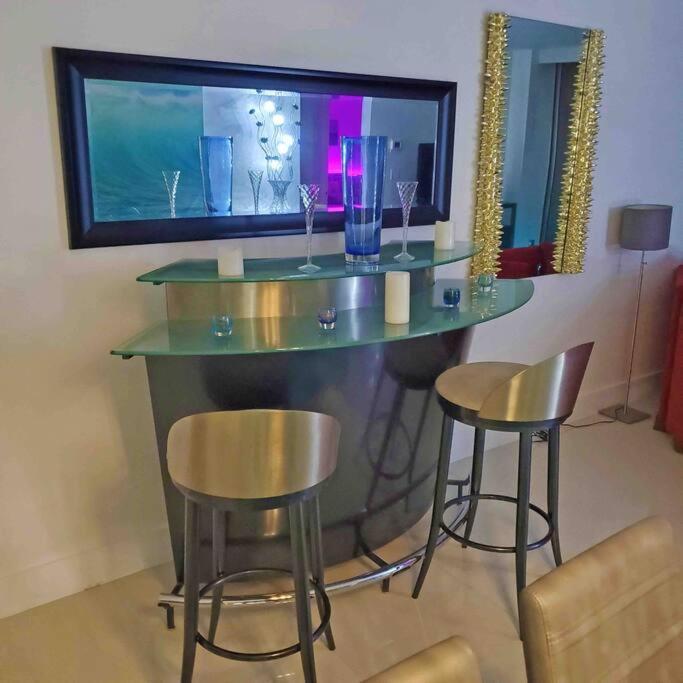 Beautiful Penthouse Condo With Stunning Views Of Both Ocean And City ฮอลลีวูด ภายนอก รูปภาพ